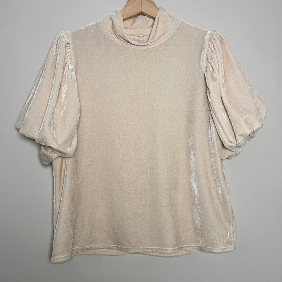 Free People Claudia Velvet Puff Sleeve Blouse in Champagne Toast Sz M - Picture 2 of 11